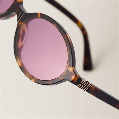 Miu Regard sunglasses .